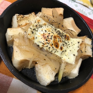 余った食パンで、オニオンパングラタン！